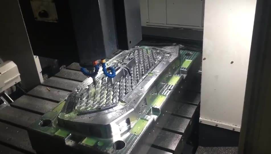 煙臺汽車模具的加工步驟
